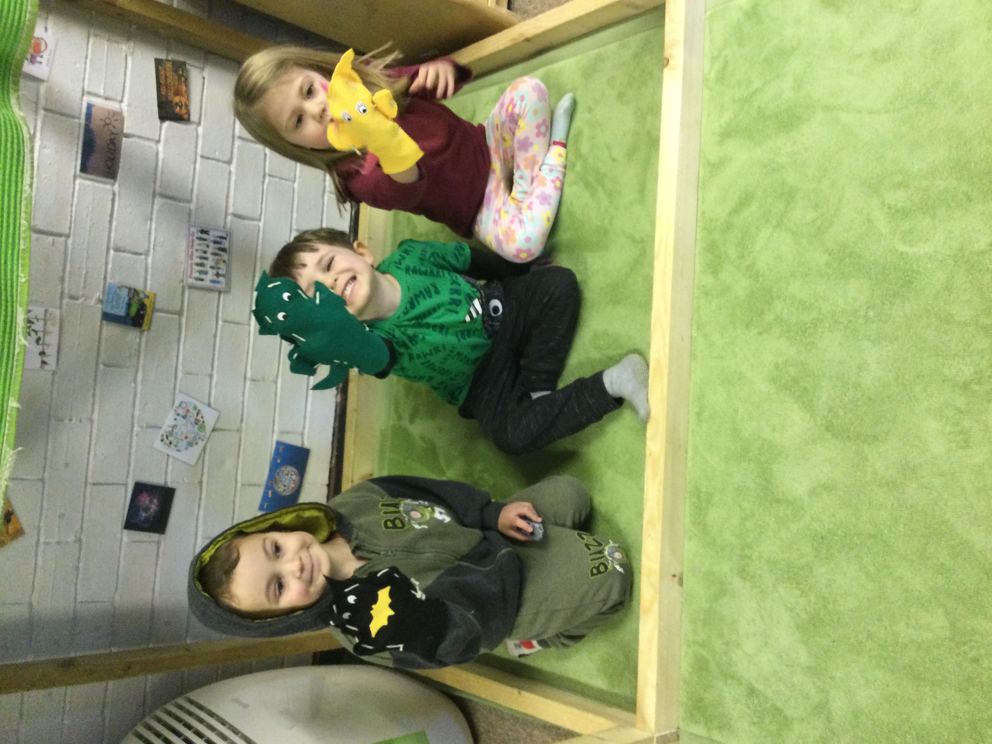 preschool-puppet-show